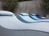 Шезлонг-лежак дизайнерский Grattoni Breeze алюминий, ткань sunbrella белый, синий Фото 3