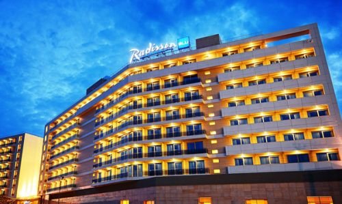 radisson-blu-resort-congress-hotel-exterior-night-jpg (копия)