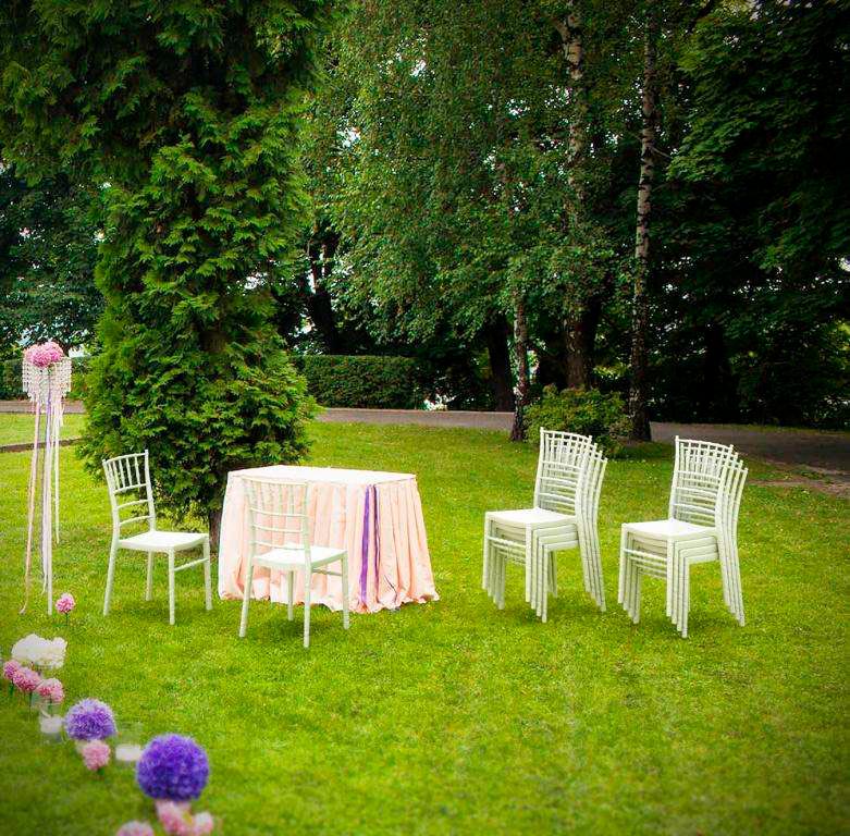 Стул белый Chiavari (4)