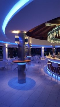 Robinsons, Кипр