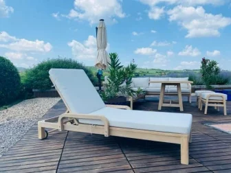 Шезлонг деревянный с матрасом Rimini