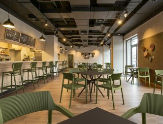 Стол пластиковый Air Table 80, черный, 800х800х740 мм