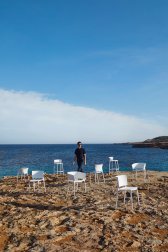 Кресло пластиковое Vondom Africa Basic белый