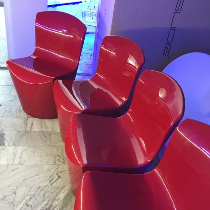 Стул пластиковый SLIDE Zoe Lacquered красный