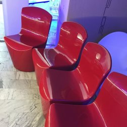 Стул пластиковый SLIDE Zoe Lacquered красный