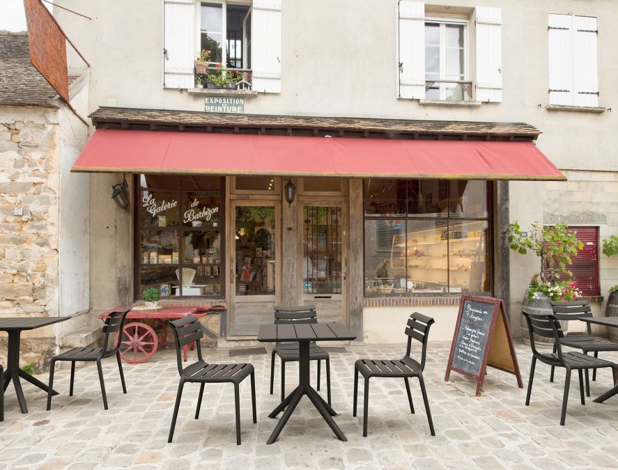 Стол пластиковый Paris Table 70, черный, 700х700х740 мм