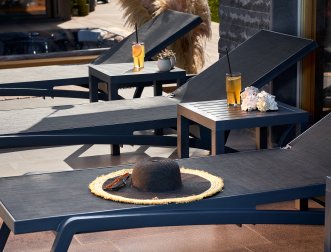 Столик пластиковый для лежака Ocean Side Table