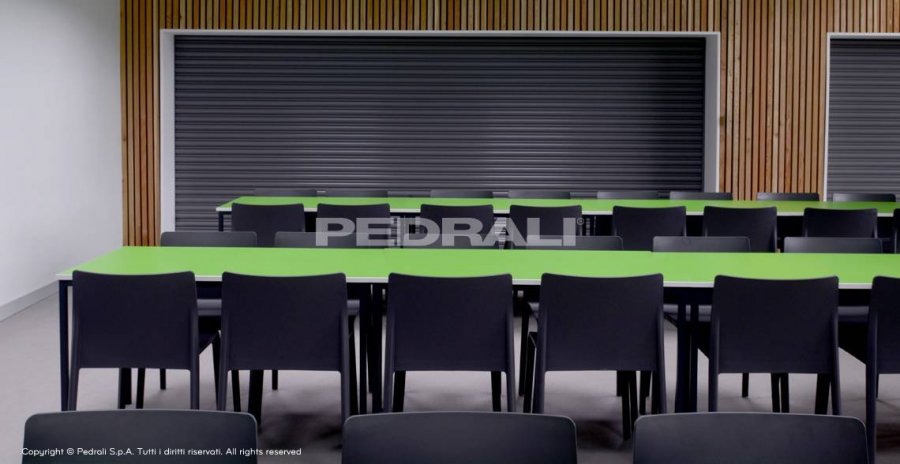 Стул пластиковый PEDRALI Volt черный