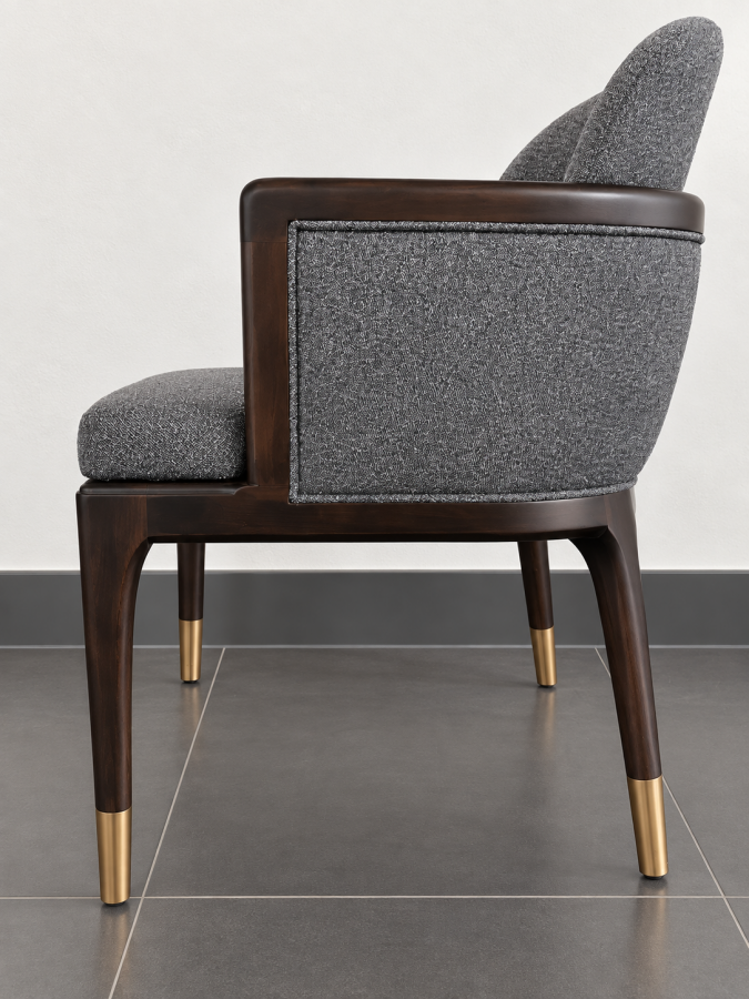 Кресло деревянное с обивкой Elegance