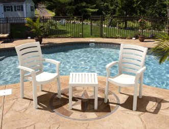Столик пластиковый для лежака Ocean Side Table