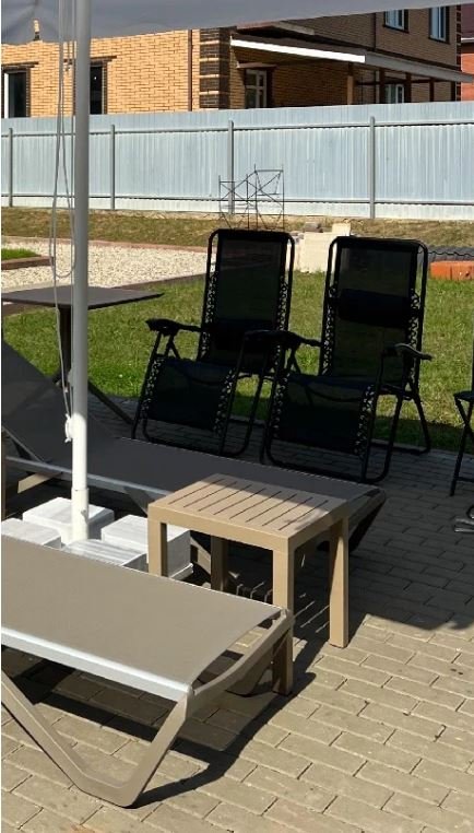 Столик пластиковый для лежака Ocean Side Table
