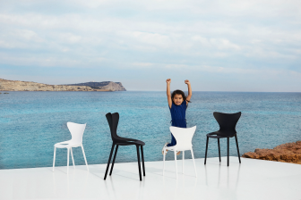 Стул пластиковый Vondom Love Basic черный