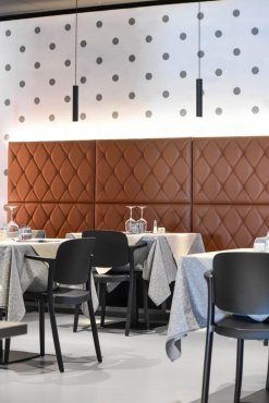 Notturna Restaurant & Music, Курно, Италия