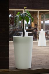 Кашпо пластиковое светящееся Cone