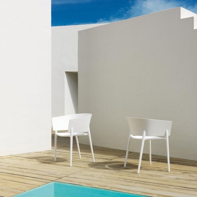 Кресло пластиковое Vondom Africa Basic белый