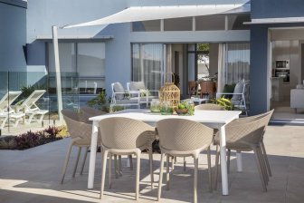 Кресло пластиковое Siesta Contract Sky бежевый