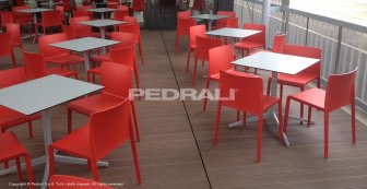 Стул пластиковый PEDRALI Volt красный