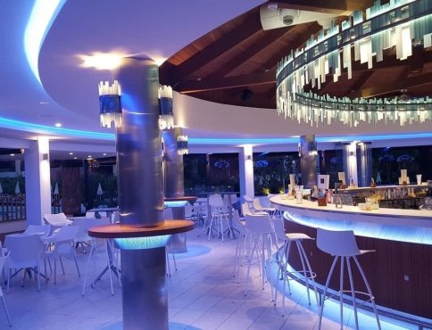 Robinsons, Кипр