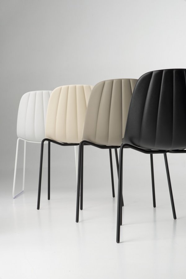 Стул пластиковый Chairs & More Babah S