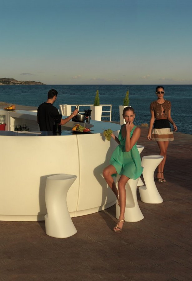 Стул пластиковый барный Vondom Noma Basic