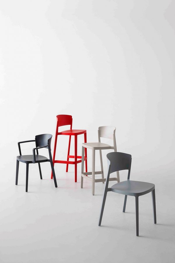 Стул пластиковый барный Gaber Abuela Stool 77 красный