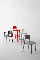 Стул пластиковый барный Gaber Abuela Stool 77 красный