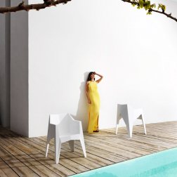 Кресло пластиковое Vondom Voxel Basic белый