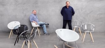 Кресло пластиковое на деревянных ножках Gliss Wood