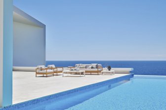 Кресло деревянное с подушками Bali