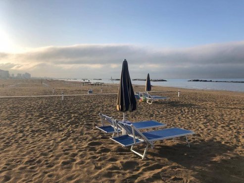 Пляж I Delfini Beach Village, Каттолика, Италия