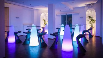Стол пластиковый барный светящийся Peak Lighting