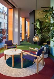 Кресло деревянное с обивкой Doron Hotel