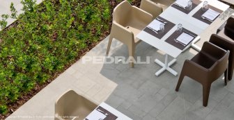 Кресло пластиковое PEDRALI Plus песочный