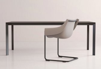 Кресло офисное пластиковое Manta