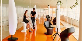 Стул пластиковый барный Vondom Ufo Basic