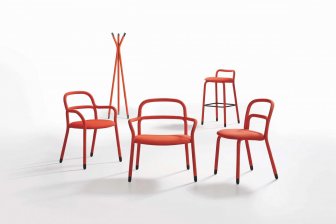 Стул полубарный с обивкой MIDJ Pippi H65 R TS