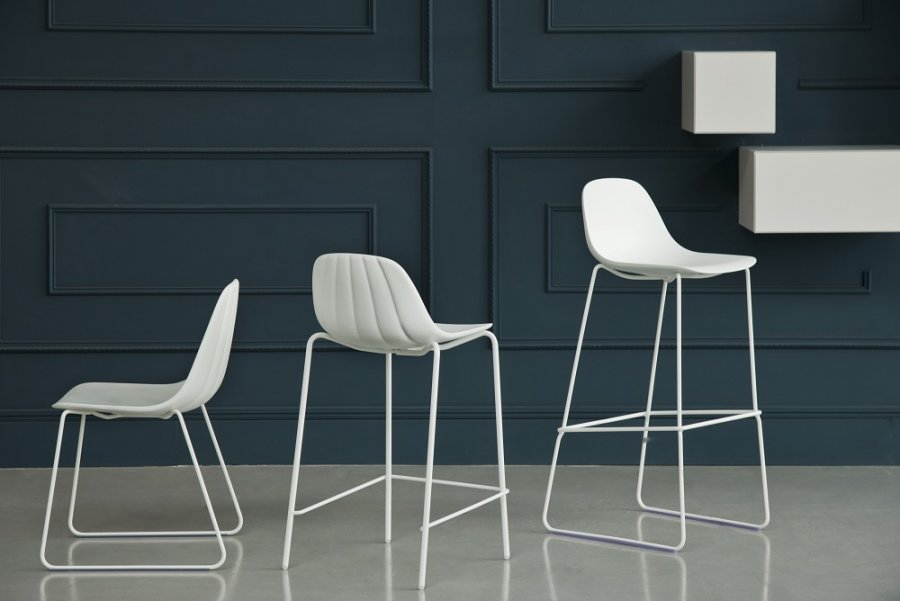 Стул пластиковый Chairs & More Babah S