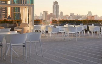 Кресло пластиковое Vondom Africa Basic белый
