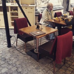 Подстолье-обогреватель Resto