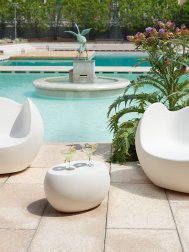 Столик пластиковый журнальный Blos Low Table Pop
