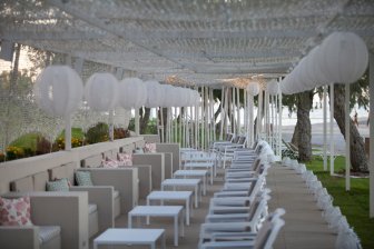 Кресло пластиковое с подушками Aria