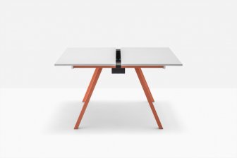 Стол ламинированный с каналом для протяжки проводов Arki-Table Desk