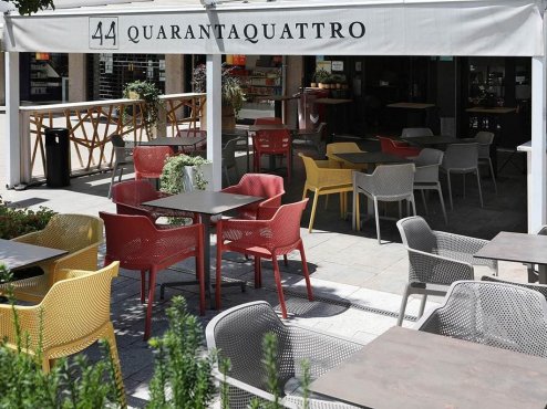 Бар Quarantaquattro, Арциньяно, Италия
