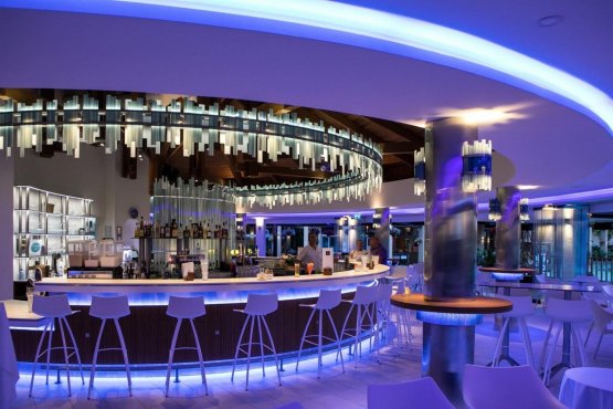 Robinsons, Кипр