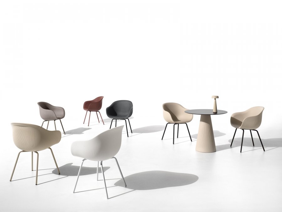 Светильник пластиковый настольный