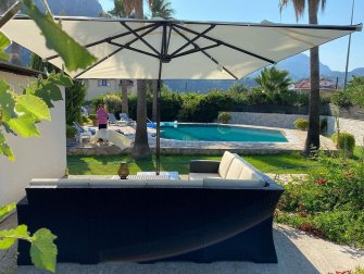 Диван пластиковый плетеный угловой с подушками Monaco Lounge Corner