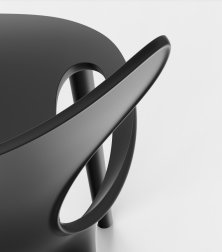 Стул пластиковый Vondom Love Basic черный