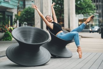 Кресло-юла пластиковое Spun