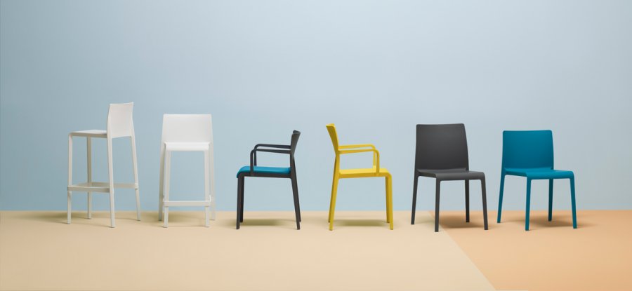 Кресло пластиковое PEDRALI Volt бежевый