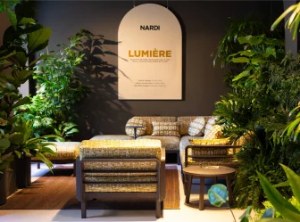 Диван пластиковый с подушками Maximo 5 Lumière